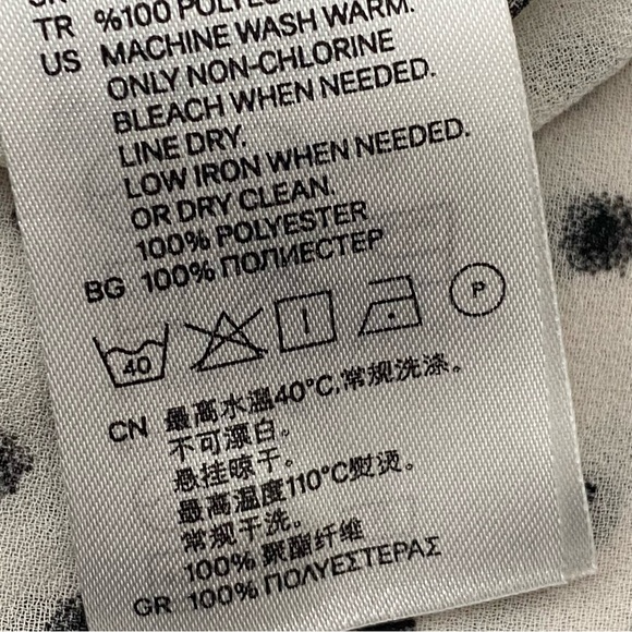 H&M Conscious black and white polka dot button down flutter sleeve blouse - Picture 2 of 7